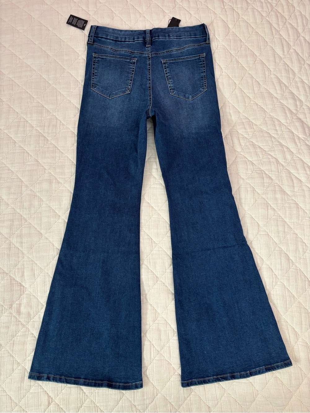 Fashion Nova Play Nice Flared Leg Jeans Sz 11 NWT * - Picture 10 of 10